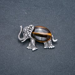Брошь-кулон Слон із натуральним каменем Тигрове око, сріблястий метал 45х30мм+- купити біжутерію дешево в