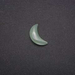 Сувенирный камень Нефрит в форме Луны 16х30х8(+-)мм купить оптом дешево в интернет