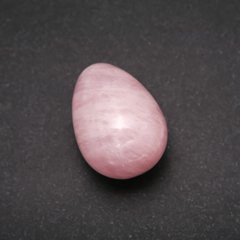 Яйце сувенір з натурального каменю Рожевий Кварц d-35х25+-мм купить бижутерию дешево