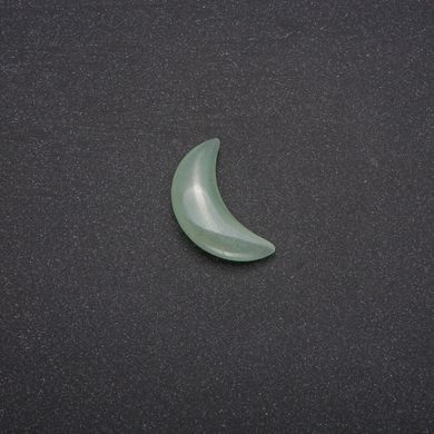 Сувенірний камінь Нефрит у формі Місяця 16х30х8(+-)мм купити біжутерію дешево в інтернеті