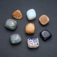 Натуральный сувенирный камень Ассорти галтовка (за 100г+-) купить бижутерию дешево
