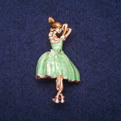 Брошка Балерина із зеленою і коричневою емаллю, золотистий метал 24х46мм купити біжутерію дешево в інтернеті