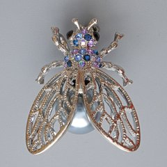 Брошка кулон Метелик різнокольорові стрази, сіра намистина сріблястий метал 26х33мм купити біжутерію дешево в