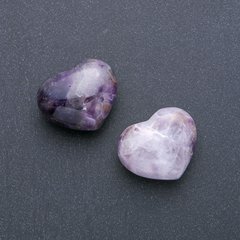 Сердце сувенирное из натурального камня Аметист (+-)21х27мм купить оптом дешево в интернет