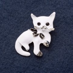 Брошка "Перська котик" 3х3см біла емаль, сірий метал купити біжутерію дешево в інтернеті