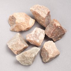 Сувенірні натуральні необроблені камені Геліоліт d-25х30мм+- (за 100г.) асорті розмірів купить бижутерию