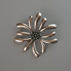 Брошка кулон Квітка сріблястий метал 49х50мм купити біжутерію дешево в інтернеті