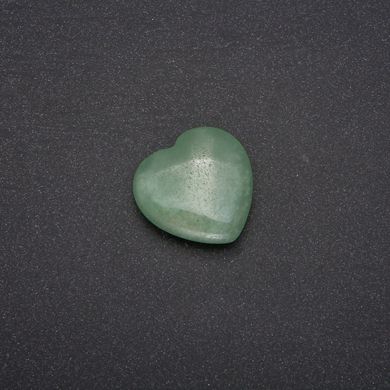 Сувенірний камінь Нефрит у формі Серця 30х30х10(+-)мм купити біжутерію дешево в інтернеті