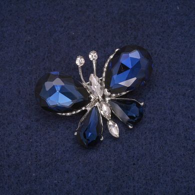 Брошка Метелик з білими і синіми кристалами, сріблястий метал 28х38мм купити біжутерію дешево в інтернеті