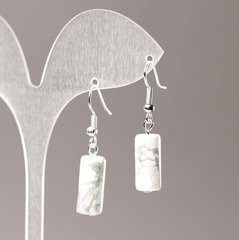 Сережки з натурального каменю Кахолонг 17х7,5мм+- купити біжутерію дешево в інтернеті