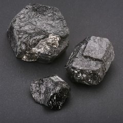 Камінь Шерл сувенір на вагу ціна за 100грам (вага від 600г) купити біжутерію дешево в інтернеті
