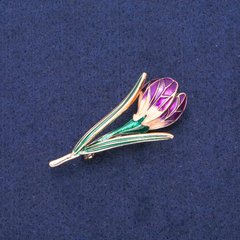 Брошка Кулон Квітка фіолетова і зелена емаль, золотистий метал 25х50мм купити біжутерію дешево в інтернеті