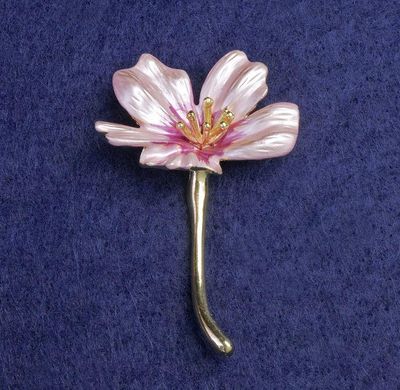 Брошка Квітка Космея рожева емаль, золотистий метал 34х52мм купити біжутерію дешево в інтернеті