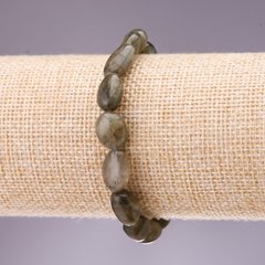Браслет натуральный камень Лабрадор галтовка d-8х12(+-)мм L-18см на резинке купить дешево в интернете