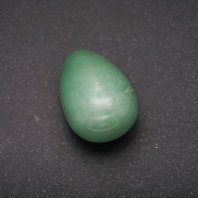 Яйце сувенір з натурального каменю Нефрит d-35х25+-мм купити біжутерію дешево в інтернеті
