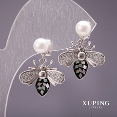 Сережки Xuping пусети Бджілки з перлами Майорка колір білий 22х18мм родій купити біжутерію дешево в інтернеті