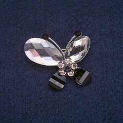 Брошка Метелик з кристалами, сріблястий метал 32х32мм купити біжутерію дешево в інтернеті
