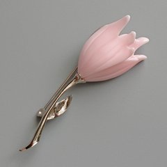Брошка Тюльпан рожева емаль, сріблястий метал 24х72мм купити біжутерію дешево в інтернеті