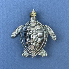 Брошка кулон Черепаха з стразами сріблястий метал d-44мм+- L-47мм+-