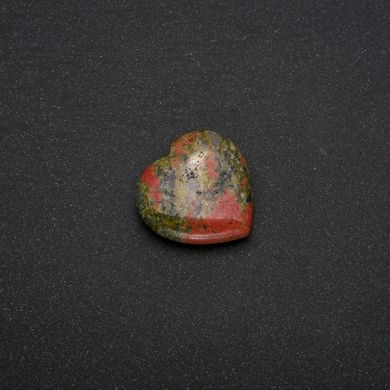 Сувенірний камінь Яшма Геліотроп у формі Серця 30х30х10(+-)мм купити біжутерію дешево в інтернеті