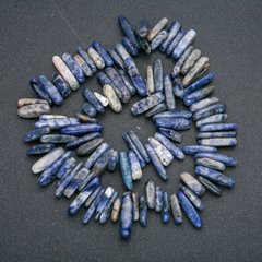 Нитка натурального каменю Содаліт крихта "голка" d-20х6мм L-41см + - купити біжутерію дешево в інтернеті