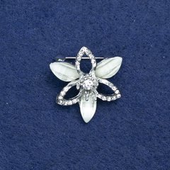 Брошка Квітка сріблястий метал, кристали і білі стрази 27мм + - купити біжутерію дешево в інтернеті
