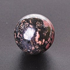 Куля сувенірна натуральний камінь Родоніт ціна за 100 грам (вага від 450грам) купити біжутерію дешево в
