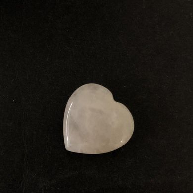 Сувенірний камінь Серце з натурального Рожевого кварцу d-25х25х7мм+- купити біжутерію дешево в інтернеті