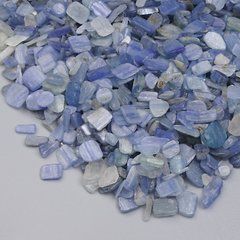 (за 100г+-) Натуральний камінь Кіаніт крихта без отвору 5-7х2-7мм+-