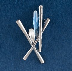 Брошка Акцент блакитний і білий кристал сірий метал 62х35мм купити біжутерію дешево в інтернеті