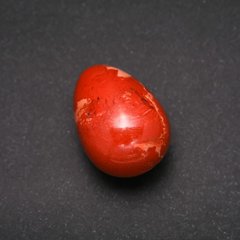 Яйце сувенір з натурального каменю Червона Яшма d-35х25+-мм купити біжутерію дешево в інтернеті
