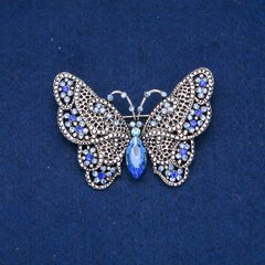 Брошка Метелики сріблястий метал, блакитні і сині стрази 55х42мм + - купити біжутерію дешево в інтернеті
