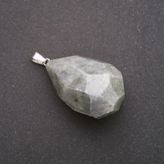 Кулон з натурального каменю Лабрадор гранована крапля 50х40х20мм купить бижутерию дешево