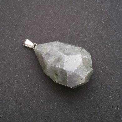 Кулон з натурального каменю Лабрадор гранована крапля 50х40х20мм купити біжутерію дешево в інтернеті