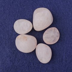Сувенірний натуральний камінь Рожевий Кварц галтівка d-25х20мм (+-) фасовка 100гр купити біжутерію дешево в