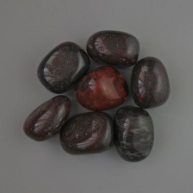 Сувенірний натуральний камінь Червона Яшма галтівка d-21х18мм (+-) фасовка 100гр купити біжутерію дешево в