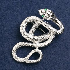 Брошка Змія з зеленими стразами, матовий, срібний метал 58х39мм купити біжутерію дешево в інтернеті