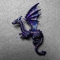 Брошка Дракон матова фіолетова та синя емаль сріблястий метал 42х66мм купити біжутерію дешево в інтернеті
