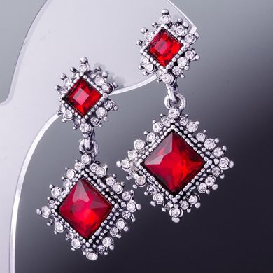 Сережки з червоними кристалами "Ромби" сільвер купити біжутерію дешево в інтернеті