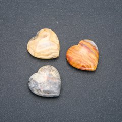Сувенірний камінь Серце з натуральної Імператорської яшми d-25х25х7мм+- купить бижутерию дешево