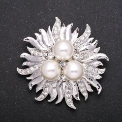 Брошка перлова Квітка колір "біле срібло" 50мм купити біжутерію дешево в інтернеті