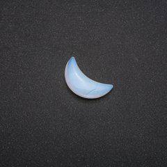 Сувенирный камень Лунный Камень в форме Луны 16х30х8(+-)мм