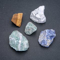 Натуральний необроблений сувенірний камінь Асорті галтівка (за 100г+-) купити біжутерію дешево в інтернеті
