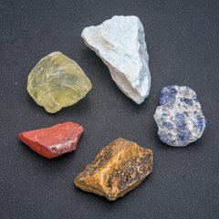 Натуральний необроблений сувенірний камінь Асорті галтівка (за 100г+-) купити біжутерію дешево в інтернеті