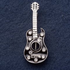Брошка "Гітара Бандераса" 5х2см чорна емаль, сірий метал купити біжутерію дешево в інтернеті